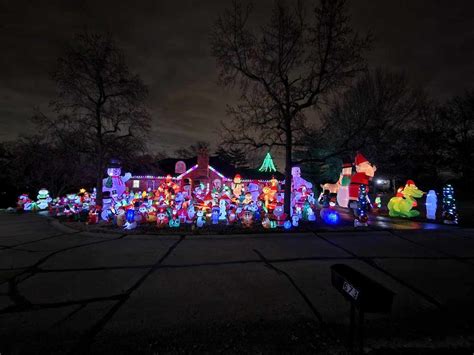 St. Louis Mom Battles HOA 'Grinches' to create Christmas wonderland for her son